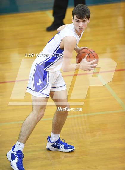 Thumbnail 1 in Jesuit vs Hahnville (Country Day Classic) photogallery.
