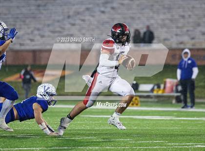 Thumbnail 1 in Valle Catholic vs. Lamar (MSHSAA Class 2 Championship) photogallery.