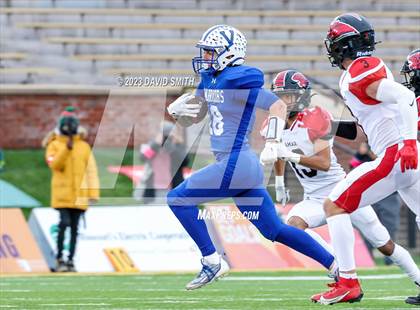 Thumbnail 3 in Valle Catholic vs. Lamar (MSHSAA Class 2 Championship) photogallery.