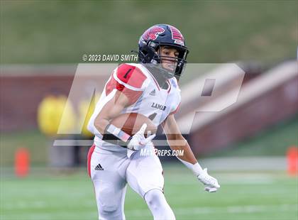 Thumbnail 1 in Valle Catholic vs. Lamar (MSHSAA Class 2 Championship) photogallery.