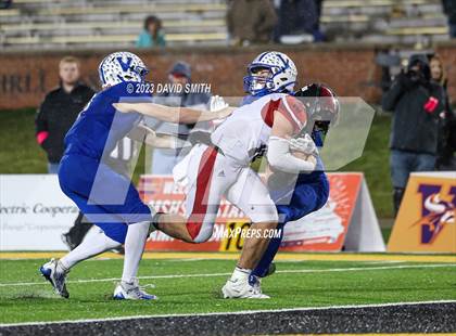 Thumbnail 1 in Valle Catholic vs. Lamar (MSHSAA Class 2 Championship) photogallery.