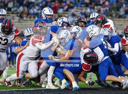 Thumbnail 2 in Valle Catholic vs. Lamar (MSHSAA Class 2 Championship) photogallery.