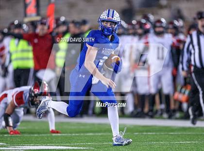 Thumbnail 3 in Valle Catholic vs. Lamar (MSHSAA Class 2 Championship) photogallery.