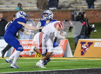 Thumbnail 2 in Valle Catholic vs. Lamar (MSHSAA Class 2 Championship) photogallery.