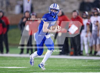 Thumbnail 3 in Valle Catholic vs. Lamar (MSHSAA Class 2 Championship) photogallery.