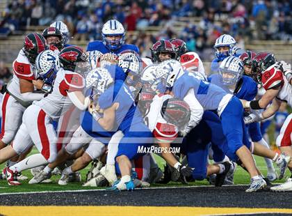 Thumbnail 1 in Valle Catholic vs. Lamar (MSHSAA Class 2 Championship) photogallery.