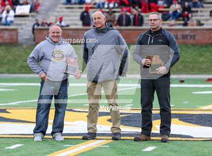Thumbnail 1 in Valle Catholic vs. Lamar (MSHSAA Class 2 Championship) photogallery.