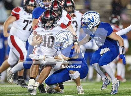 Thumbnail 3 in Valle Catholic vs. Lamar (MSHSAA Class 2 Championship) photogallery.