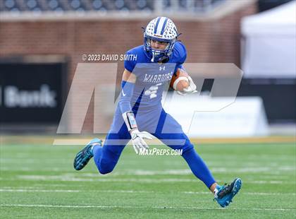 Thumbnail 1 in Valle Catholic vs. Lamar (MSHSAA Class 2 Championship) photogallery.