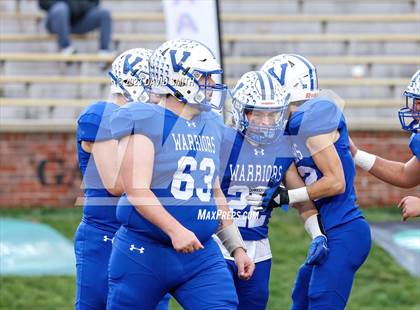 Thumbnail 1 in Valle Catholic vs. Lamar (MSHSAA Class 2 Championship) photogallery.
