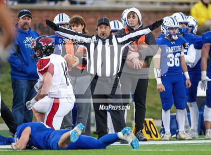 Thumbnail 2 in Valle Catholic vs. Lamar (MSHSAA Class 2 Championship) photogallery.