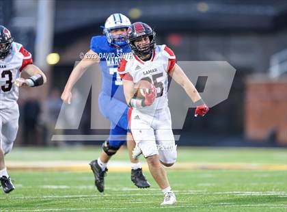 Thumbnail 1 in Valle Catholic vs. Lamar (MSHSAA Class 2 Championship) photogallery.
