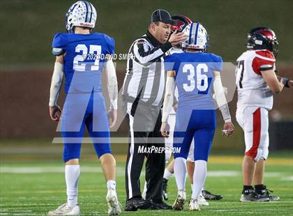 Thumbnail 1 in Valle Catholic vs. Lamar (MSHSAA Class 2 Championship) photogallery.