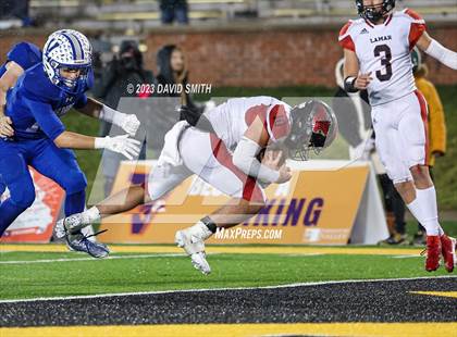 Thumbnail 2 in Valle Catholic vs. Lamar (MSHSAA Class 2 Championship) photogallery.