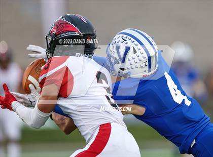 Thumbnail 2 in Valle Catholic vs. Lamar (MSHSAA Class 2 Championship) photogallery.