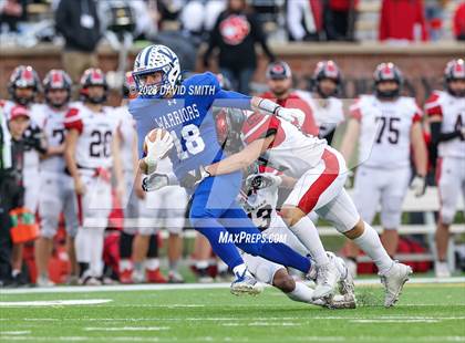 Thumbnail 3 in Valle Catholic vs. Lamar (MSHSAA Class 2 Championship) photogallery.