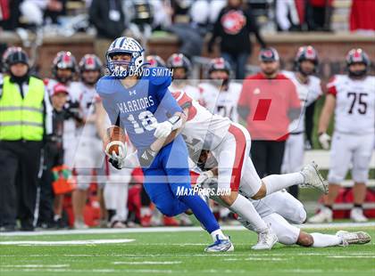 Thumbnail 1 in Valle Catholic vs. Lamar (MSHSAA Class 2 Championship) photogallery.