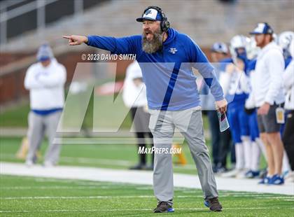 Thumbnail 1 in Valle Catholic vs. Lamar (MSHSAA Class 2 Championship) photogallery.