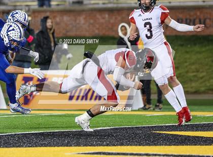 Thumbnail 3 in Valle Catholic vs. Lamar (MSHSAA Class 2 Championship) photogallery.