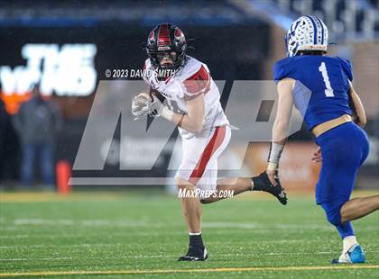 Thumbnail 3 in Valle Catholic vs. Lamar (MSHSAA Class 2 Championship) photogallery.