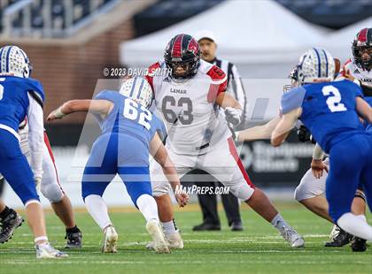 Thumbnail 3 in Valle Catholic vs. Lamar (MSHSAA Class 2 Championship) photogallery.