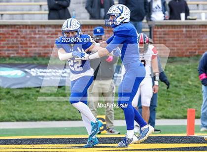 Thumbnail 3 in Valle Catholic vs. Lamar (MSHSAA Class 2 Championship) photogallery.