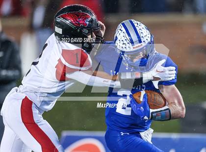 Thumbnail 3 in Valle Catholic vs. Lamar (MSHSAA Class 2 Championship) photogallery.