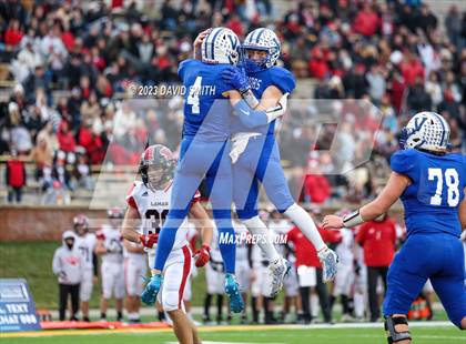 Thumbnail 2 in Valle Catholic vs. Lamar (MSHSAA Class 2 Championship) photogallery.