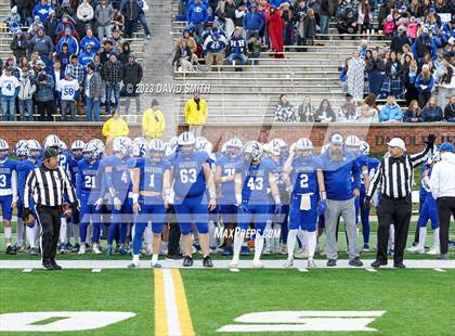 Thumbnail 3 in Valle Catholic vs. Lamar (MSHSAA Class 2 Championship) photogallery.