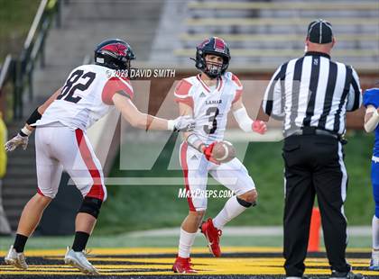 Thumbnail 3 in Valle Catholic vs. Lamar (MSHSAA Class 2 Championship) photogallery.