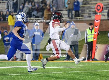 Thumbnail 3 in Valle Catholic vs. Lamar (MSHSAA Class 2 Championship) photogallery.