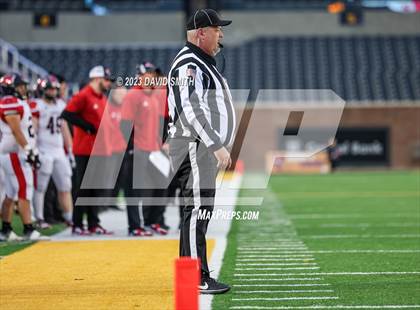 Thumbnail 2 in Valle Catholic vs. Lamar (MSHSAA Class 2 Championship) photogallery.