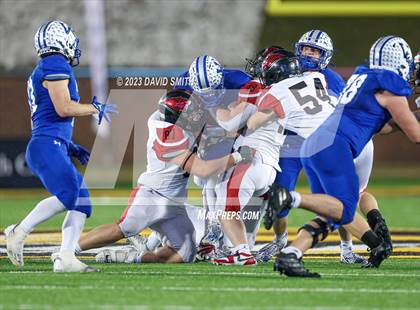 Thumbnail 1 in Valle Catholic vs. Lamar (MSHSAA Class 2 Championship) photogallery.