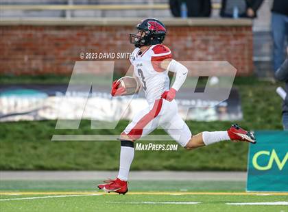 Thumbnail 3 in Valle Catholic vs. Lamar (MSHSAA Class 2 Championship) photogallery.
