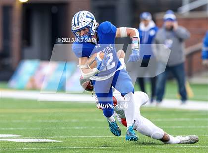 Thumbnail 1 in Valle Catholic vs. Lamar (MSHSAA Class 2 Championship) photogallery.