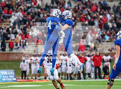 Thumbnail 1 in Valle Catholic vs. Lamar (MSHSAA Class 2 Championship) photogallery.