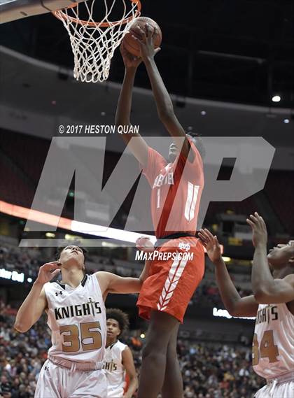 Thumbnail 3 in Bishop Montgomery vs. Mater Dei (CIF-SS Open Final) photogallery.