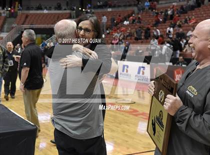 Thumbnail 3 in Bishop Montgomery vs. Mater Dei (CIF-SS Open Final) photogallery.