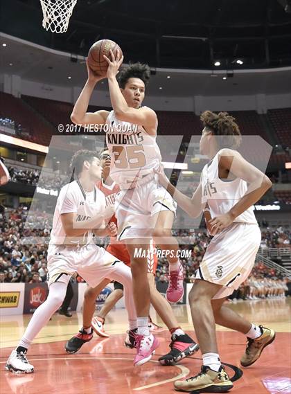 Thumbnail 2 in Bishop Montgomery vs. Mater Dei (CIF-SS Open Final) photogallery.