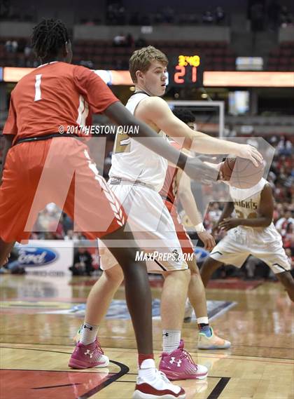 Thumbnail 1 in Bishop Montgomery vs. Mater Dei (CIF-SS Open Final) photogallery.