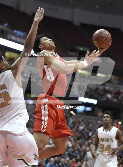 Thumbnail 2 in Bishop Montgomery vs. Mater Dei (CIF-SS Open Final) photogallery.