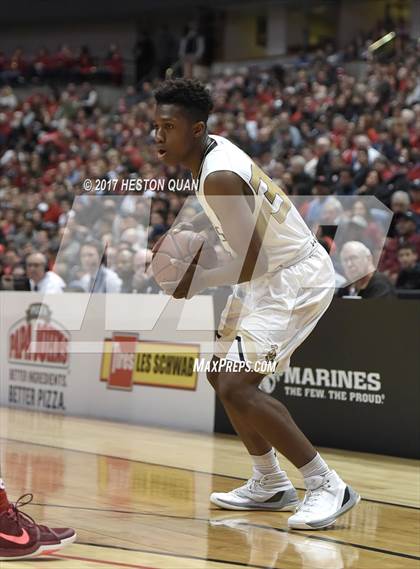 Thumbnail 2 in Bishop Montgomery vs. Mater Dei (CIF-SS Open Final) photogallery.