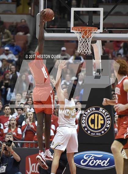 Thumbnail 2 in Bishop Montgomery vs. Mater Dei (CIF-SS Open Final) photogallery.