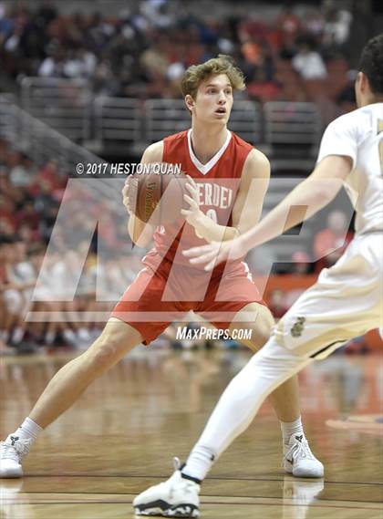 Thumbnail 3 in Bishop Montgomery vs. Mater Dei (CIF-SS Open Final) photogallery.