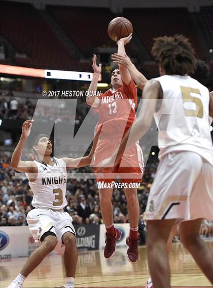 Thumbnail 2 in Bishop Montgomery vs. Mater Dei (CIF-SS Open Final) photogallery.