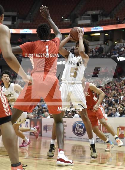 Thumbnail 3 in Bishop Montgomery vs. Mater Dei (CIF-SS Open Final) photogallery.