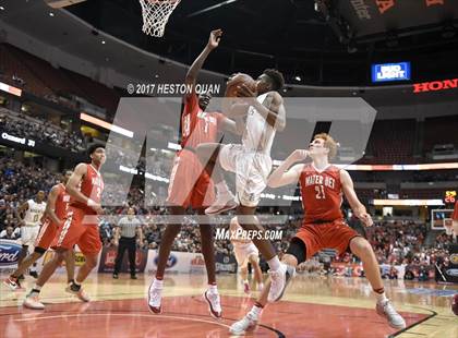 Thumbnail 3 in Bishop Montgomery vs. Mater Dei (CIF-SS Open Final) photogallery.