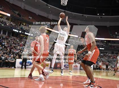 Thumbnail 3 in Bishop Montgomery vs. Mater Dei (CIF-SS Open Final) photogallery.