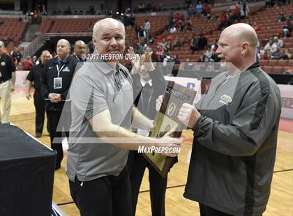 Thumbnail 2 in Bishop Montgomery vs. Mater Dei (CIF-SS Open Final) photogallery.