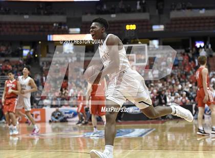 Thumbnail 3 in Bishop Montgomery vs. Mater Dei (CIF-SS Open Final) photogallery.